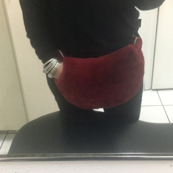 Fuzzy Fanny bag w/front pockets - Picture 3 of 3